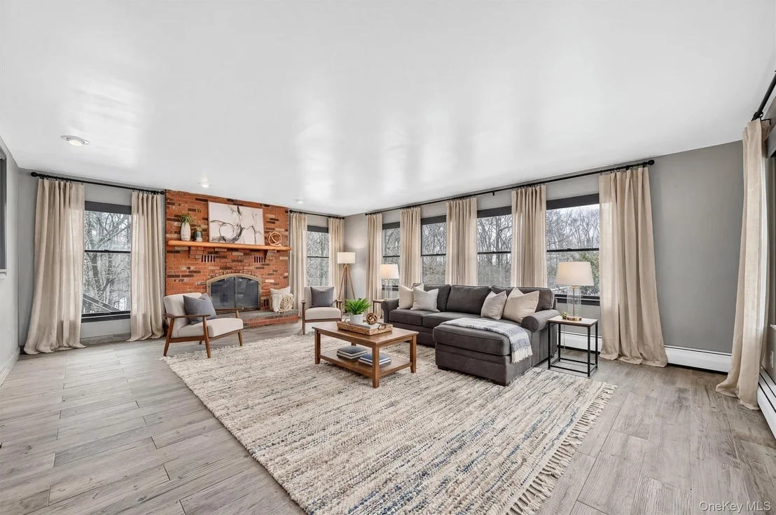 Photo of 285 Hill Road