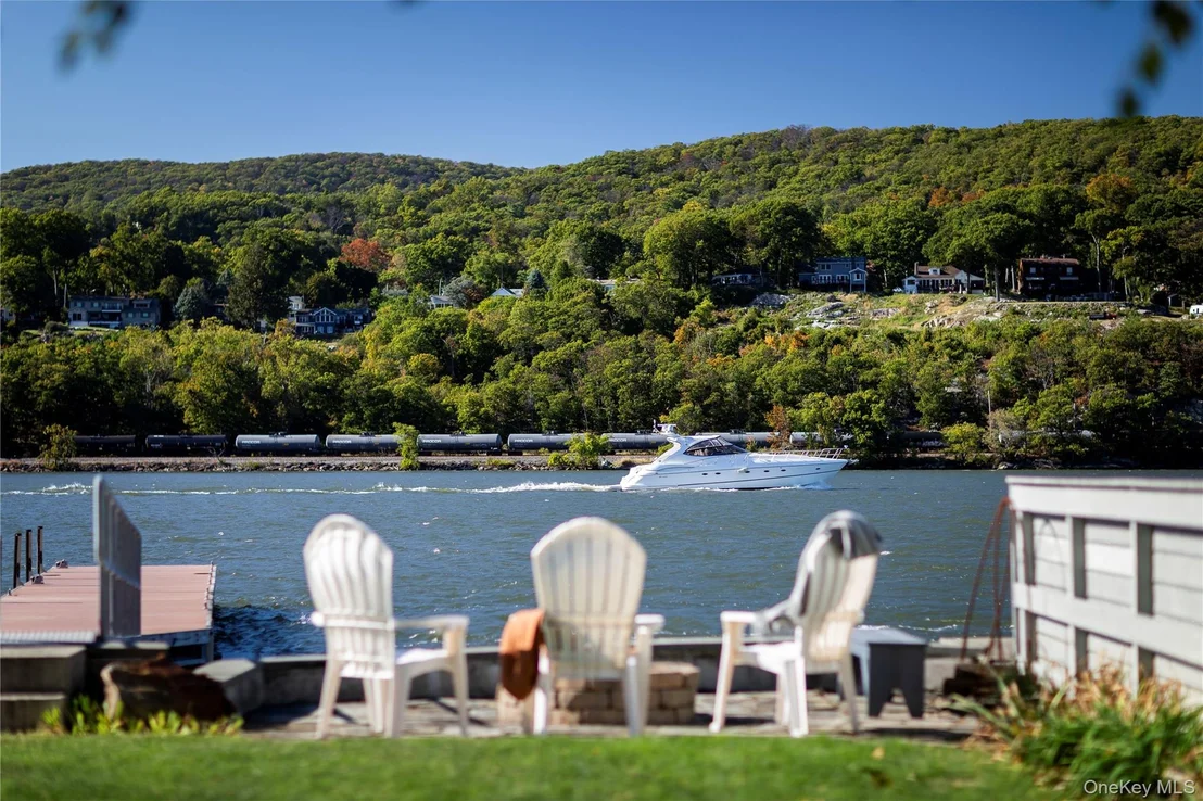 Photo of 32 Hudson River Lane