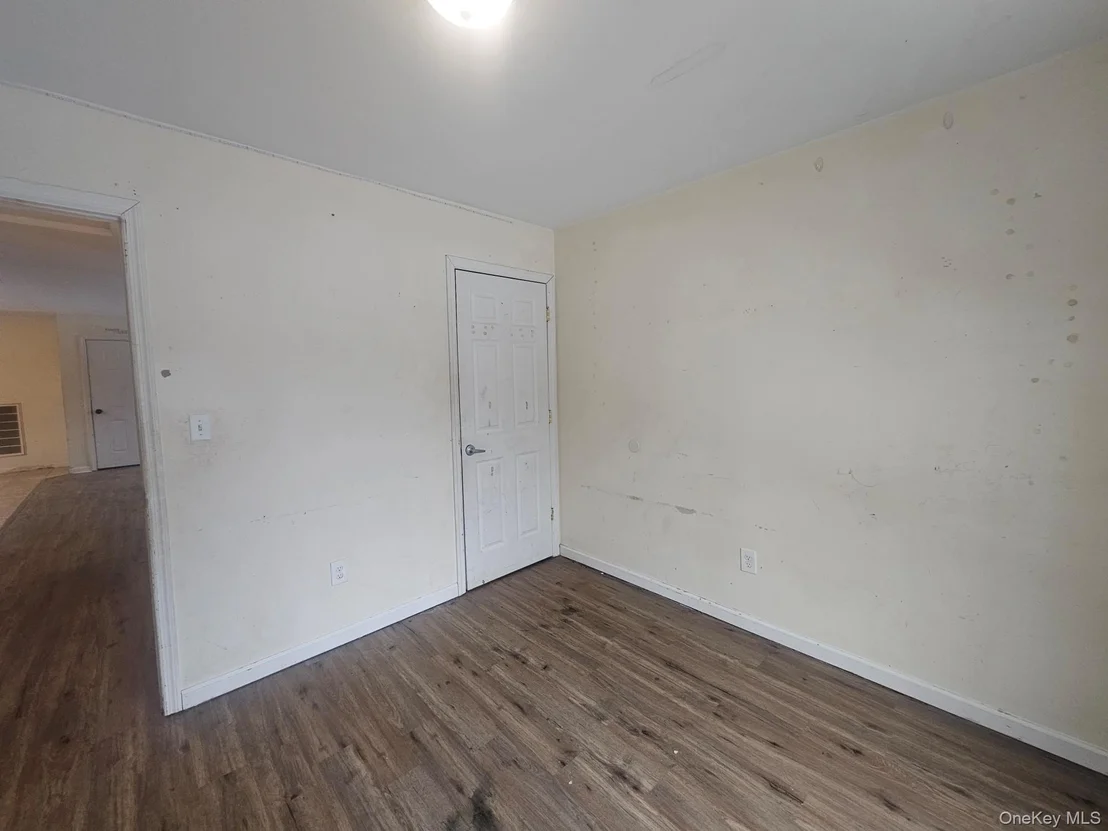 Photo of 556 Taylor Avenue