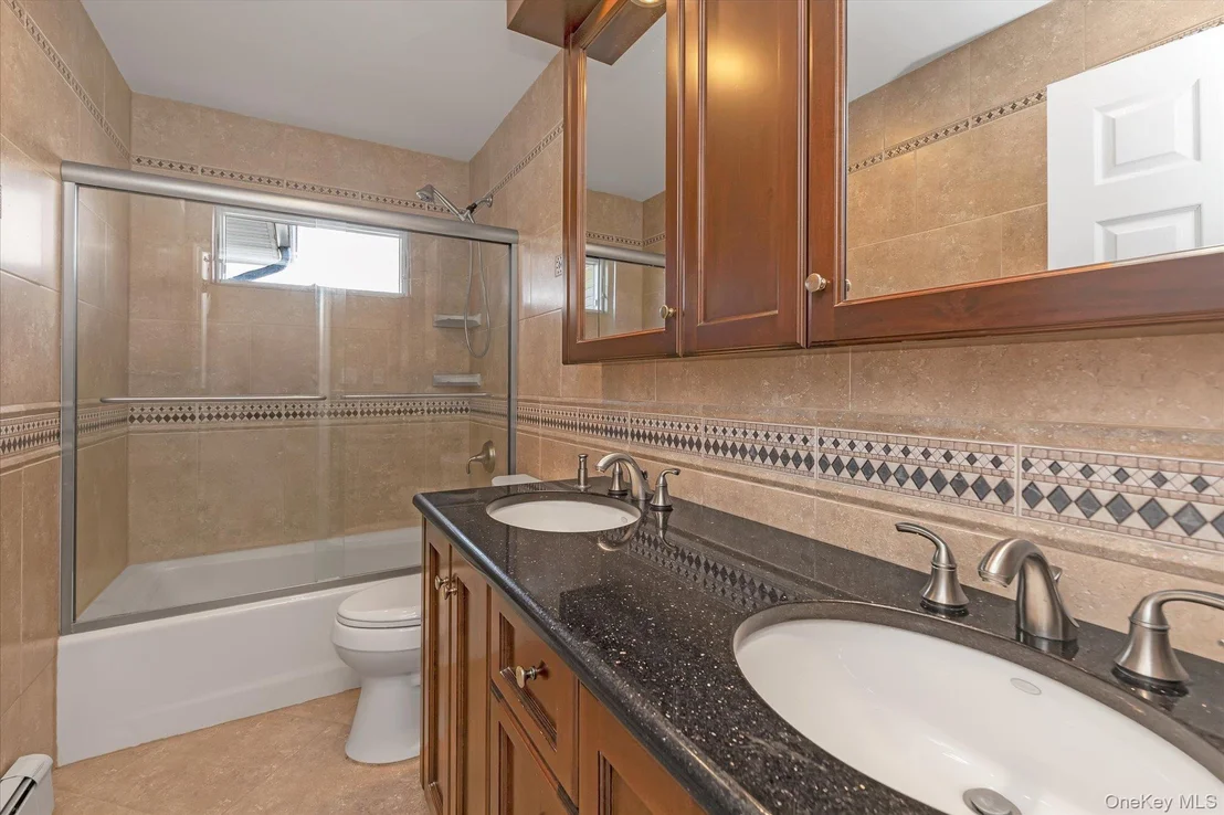 Photo of 340 Woodbridge Lane