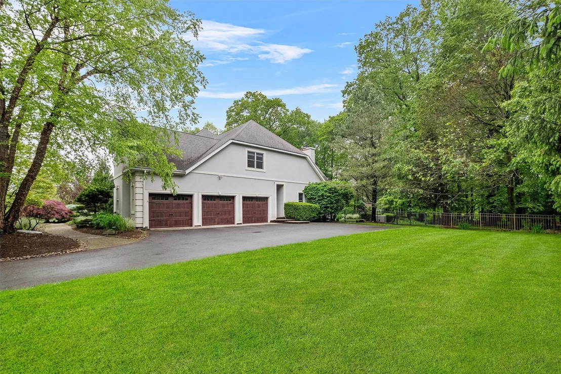 Photo of 21 Golf Course Drive