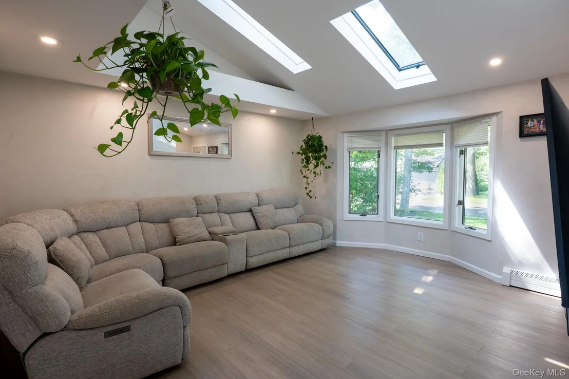 Photo of 8 Silver Road