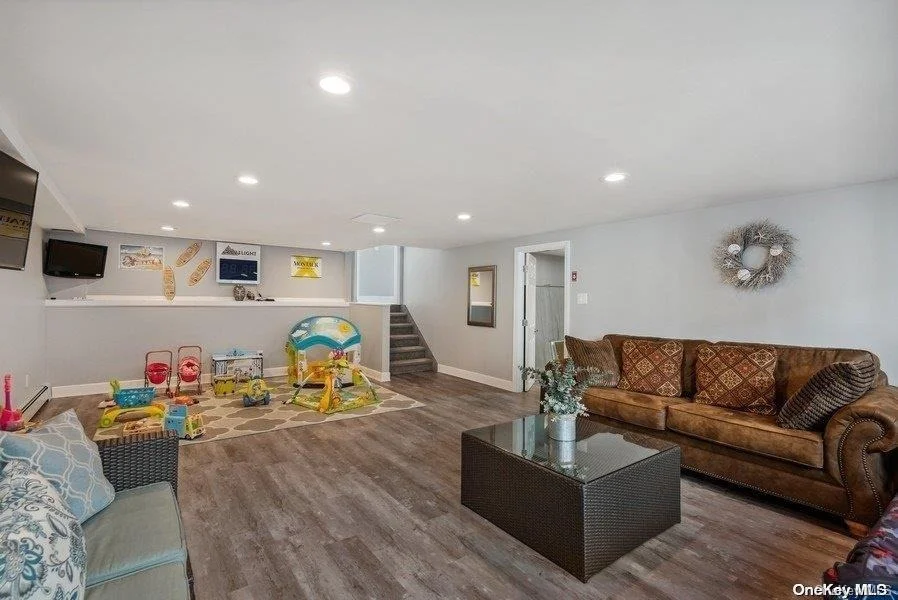 Photo of 28 S Oaks Boulevard