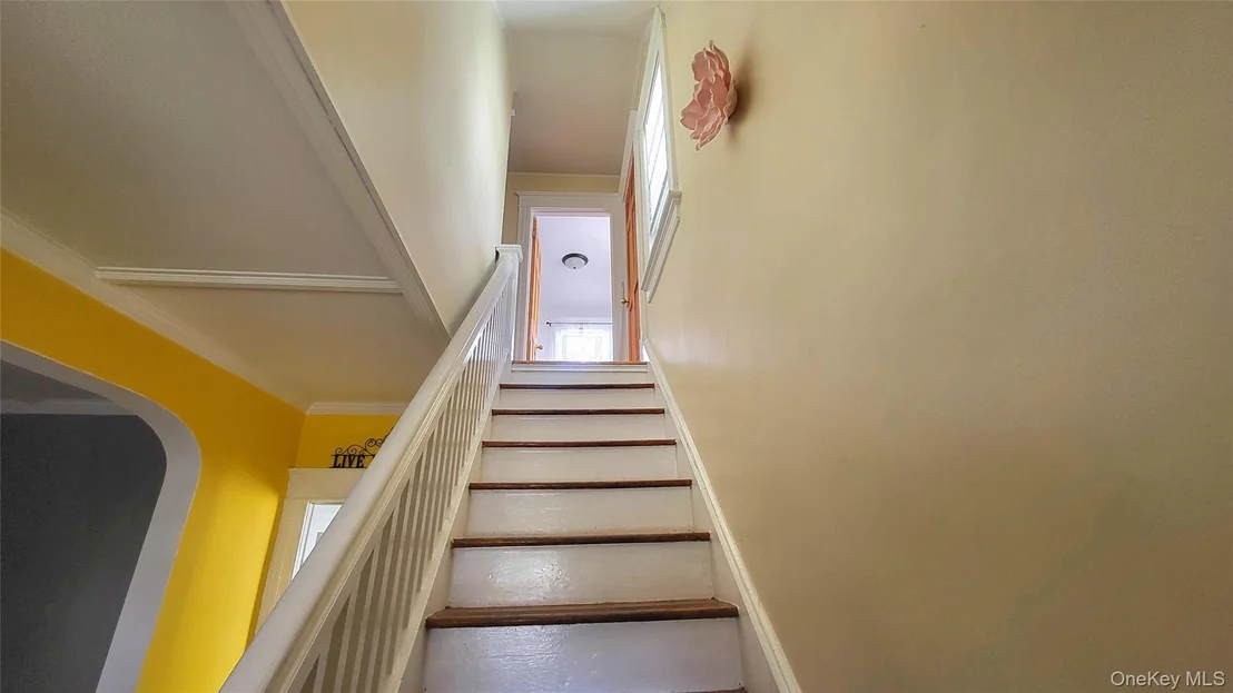 Photo of 10 Corlies Avenue