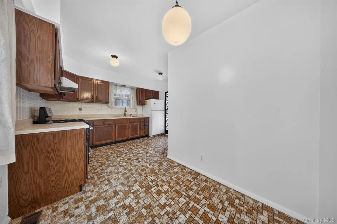 Photo of 45-23 Utopia Parkway