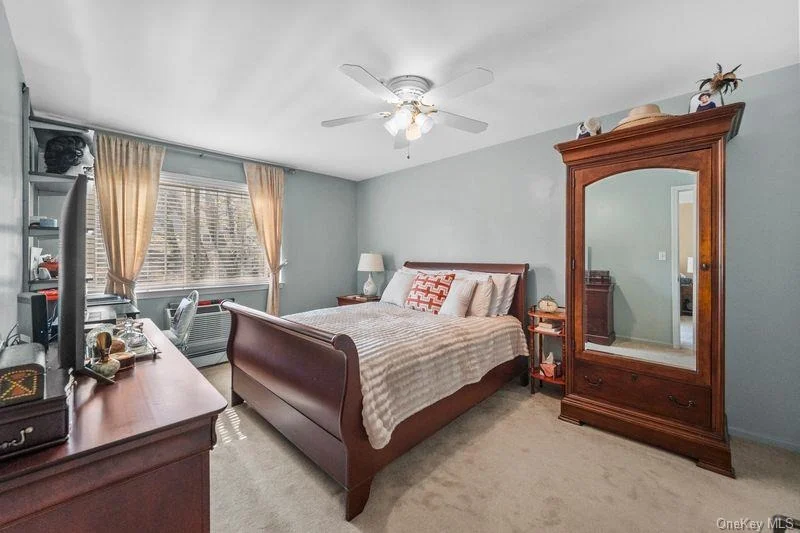 Photo of Unit 2H at 500 Pondside Drive