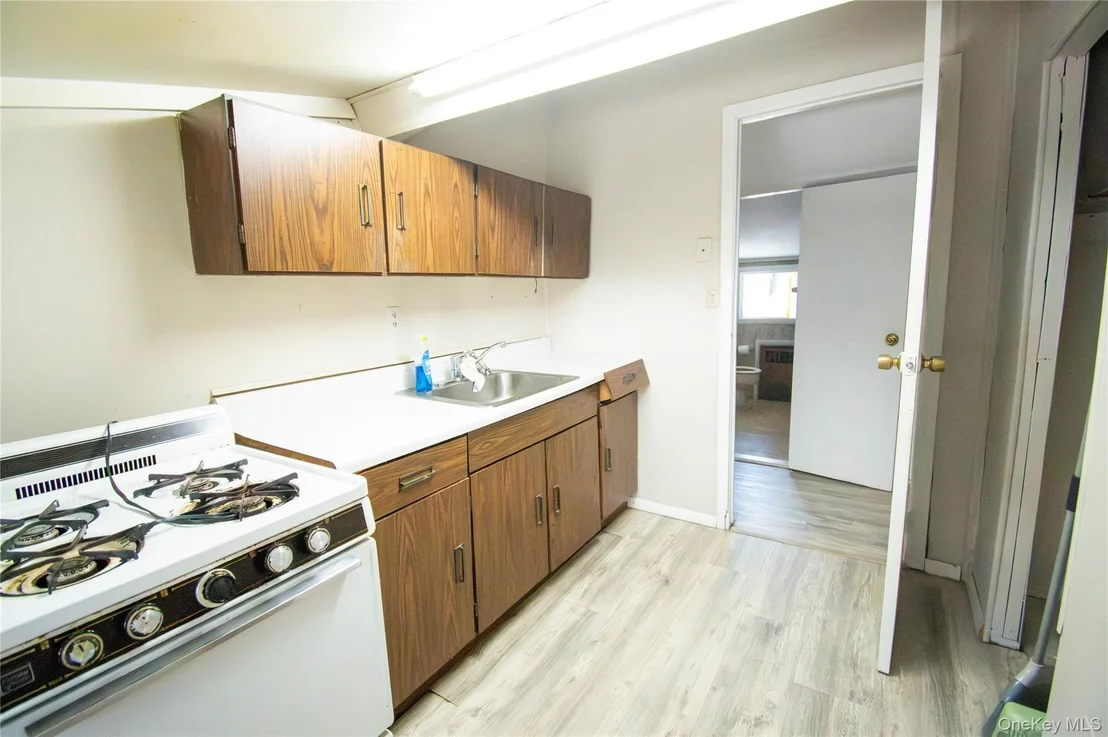 Photo of 2415 Gale Avenue
