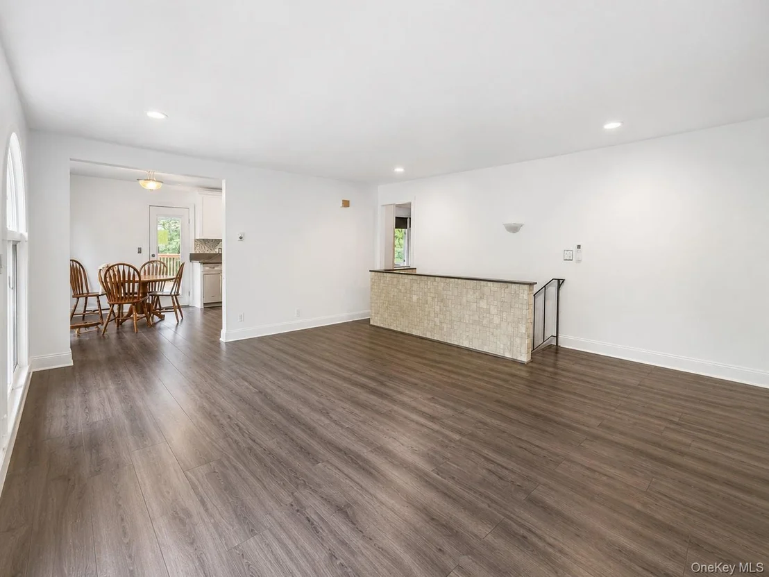Photo of 33 Buckingham Circle