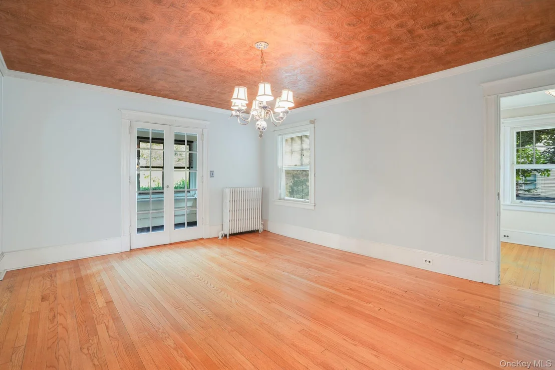 Photo of 170 Hooker Avenue
