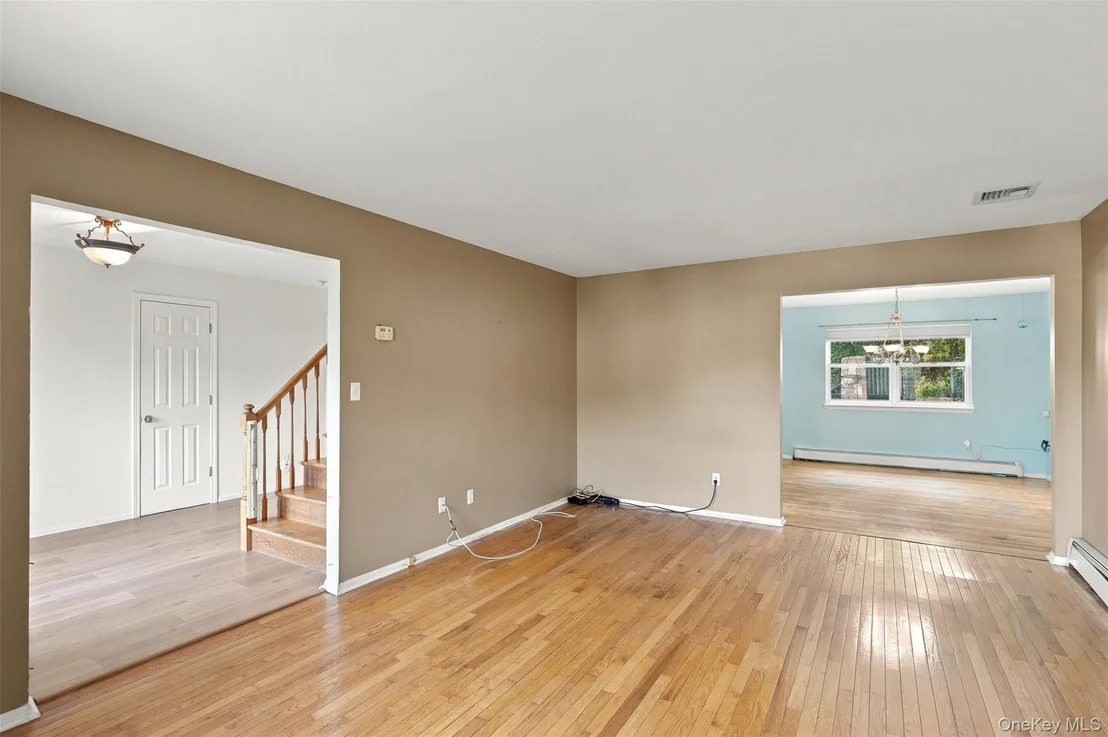 Photo of 16 Cambridge Circle