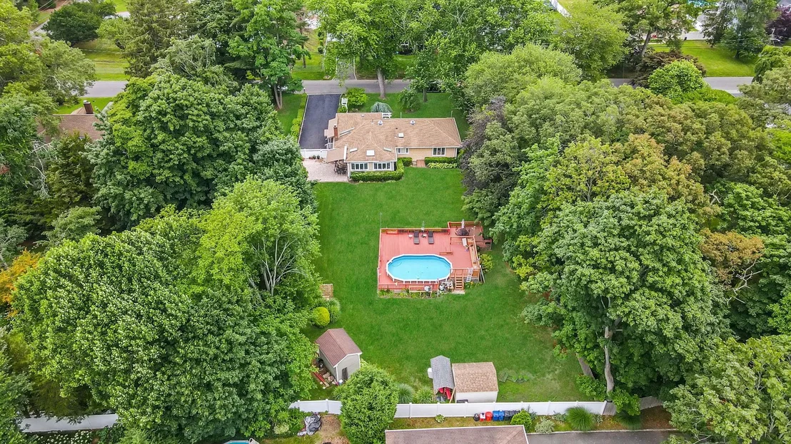 Photo of 2 Clearbrook Drive