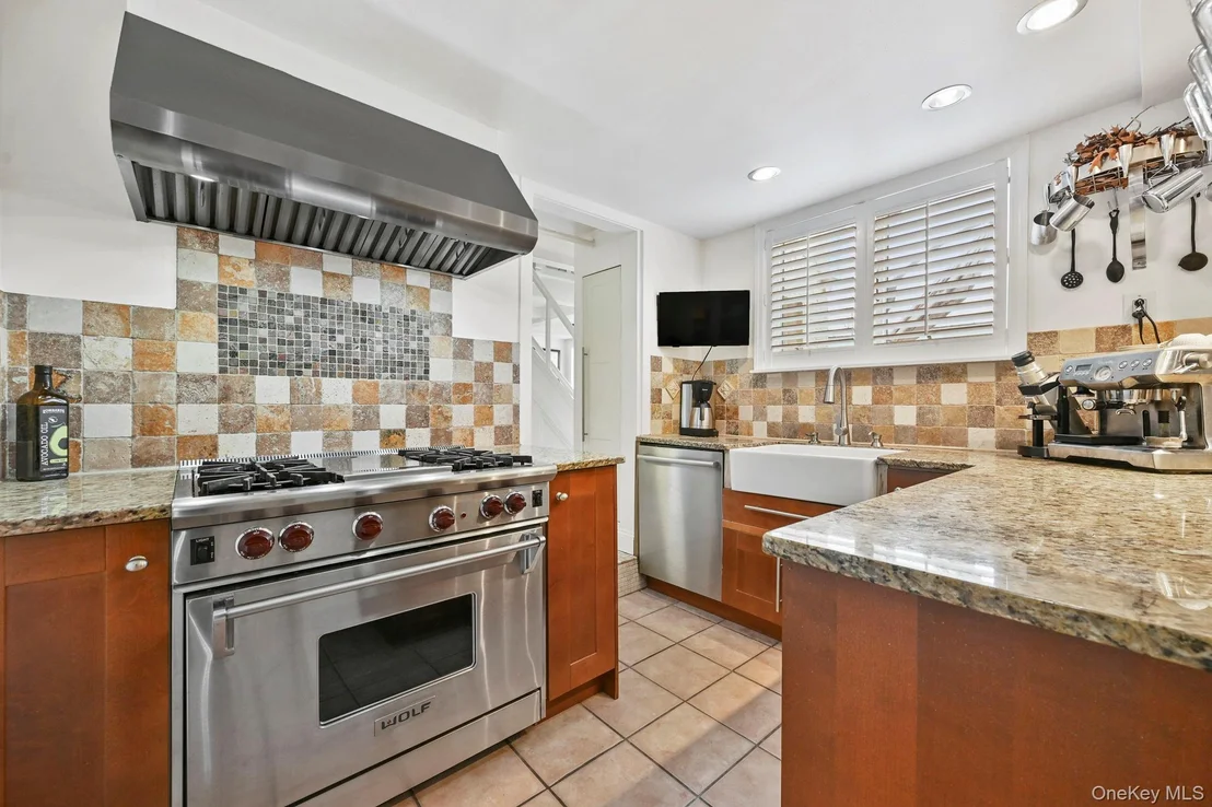 Photo of 35 Euclid Avenue