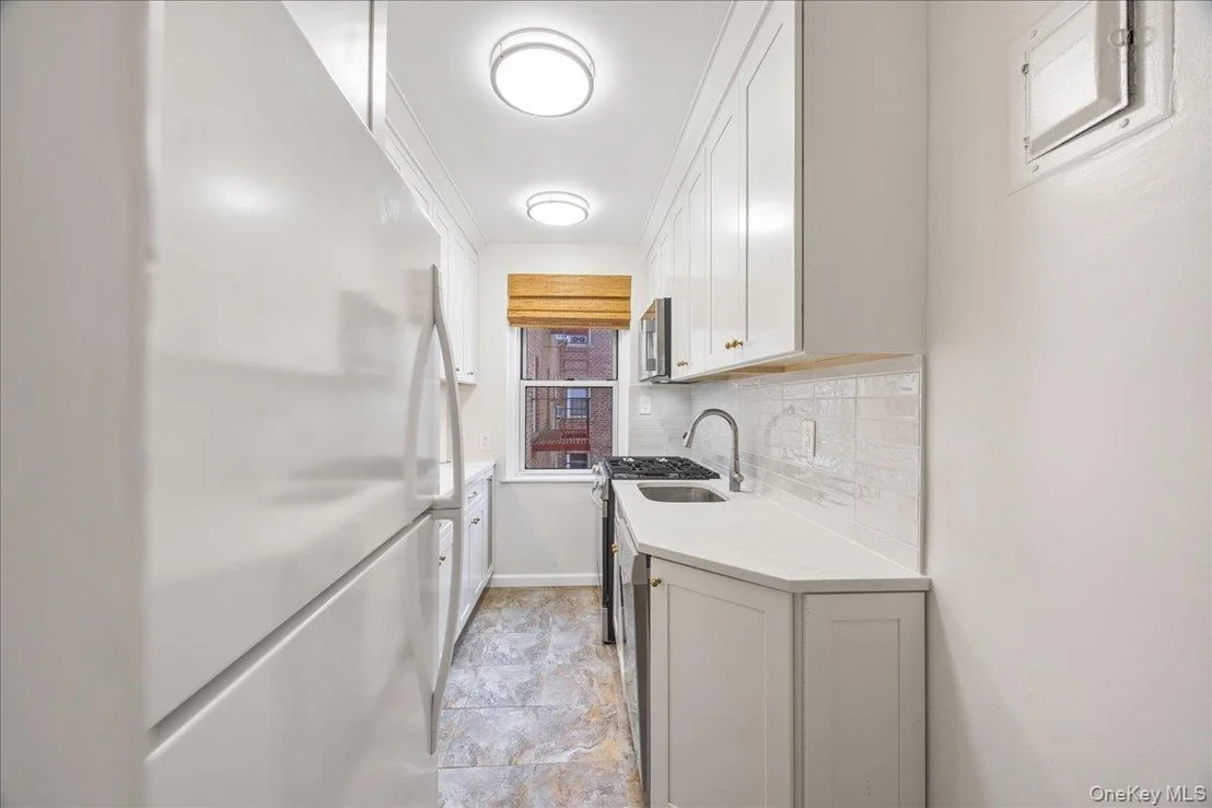 Photo of Unit 4D at 821 Bronx River Road