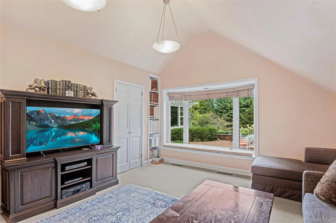 Photo of 1276 Ridge Road