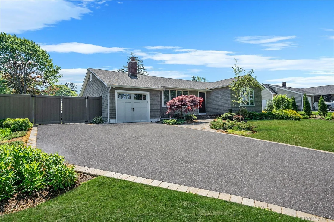 Photo of 15 Evergreen Lane