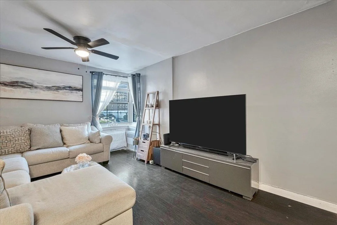 Photo of Unit 1A at 804 Bronx River Road