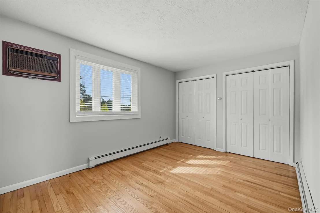 Photo of 48 Lake Side Drive
