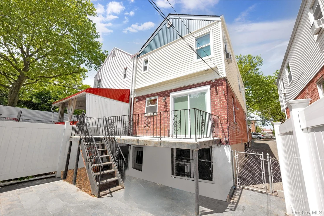 Photo of 3152 Randall Avenue