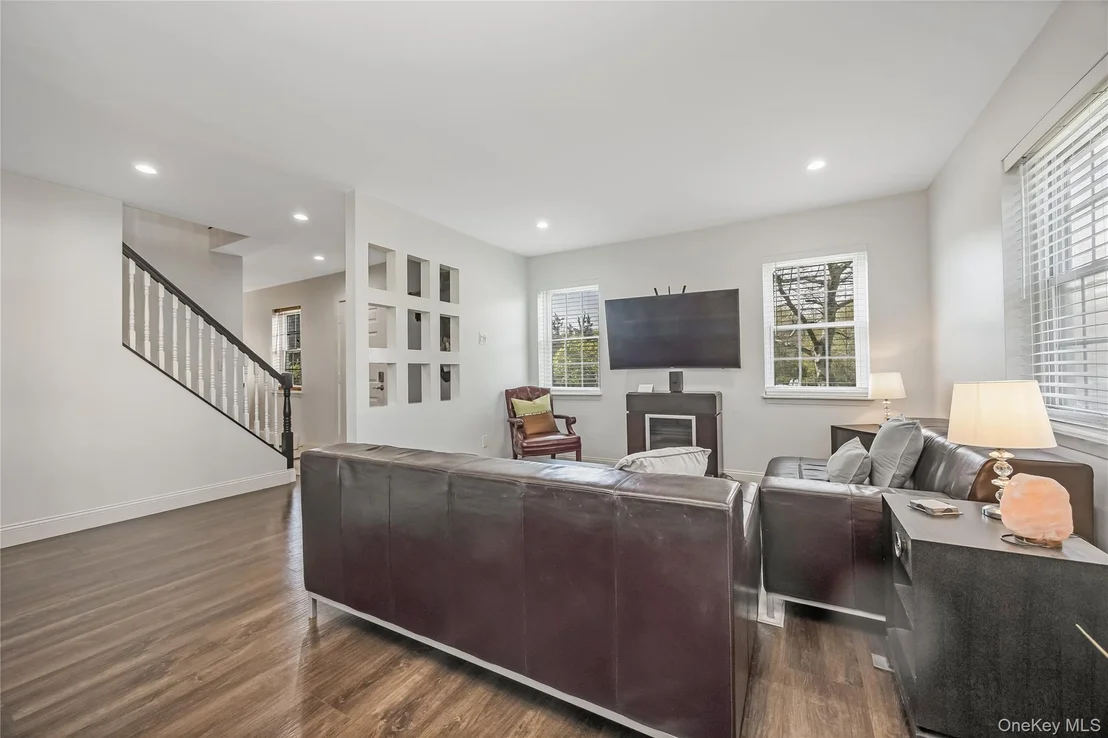 Photo of 56 Arrowhead Avenue
