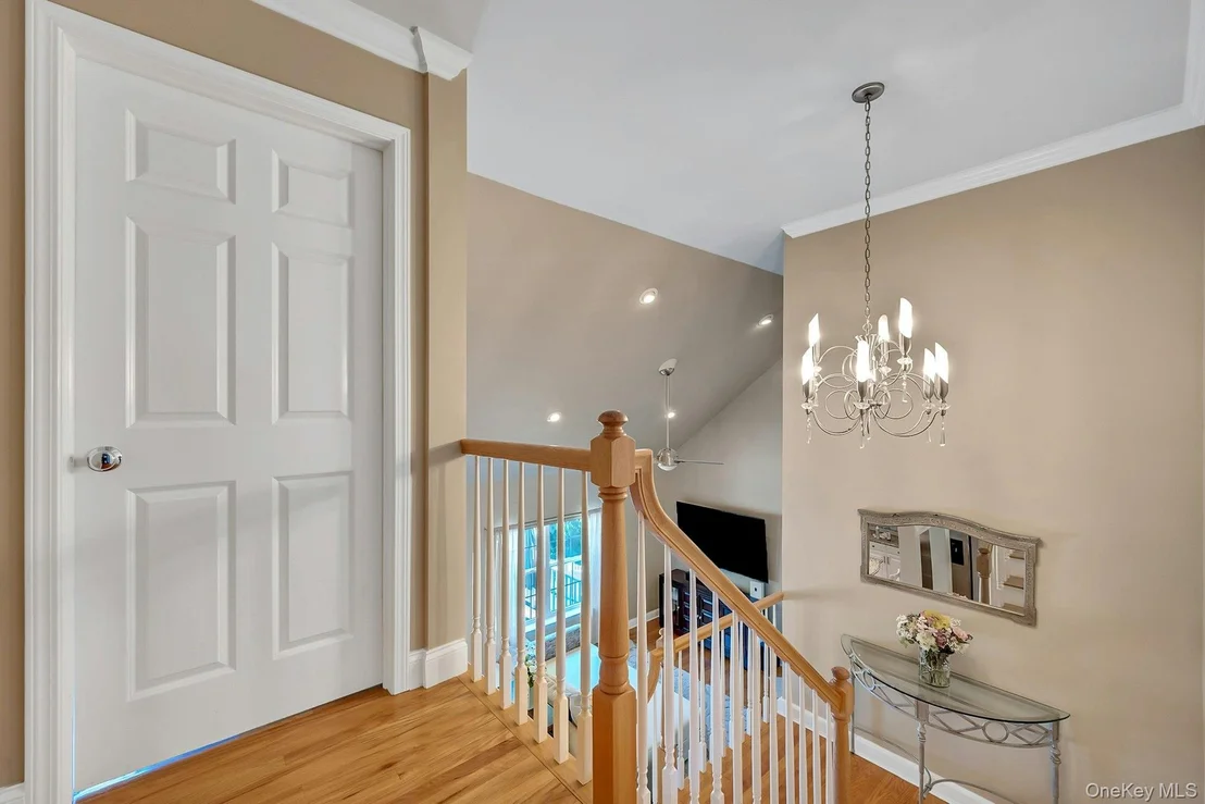 Photo of 1 Thornton Hill