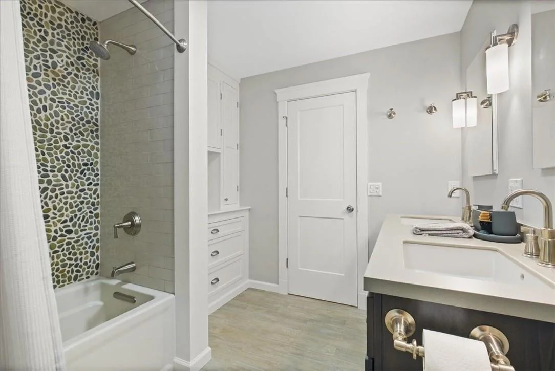 Photo of 25 Red Oak Lane