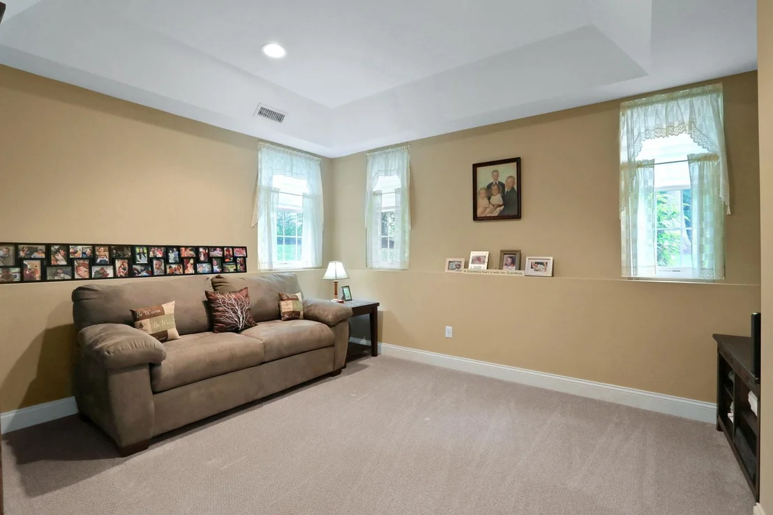 Photo of 390 LAKESIDE Road