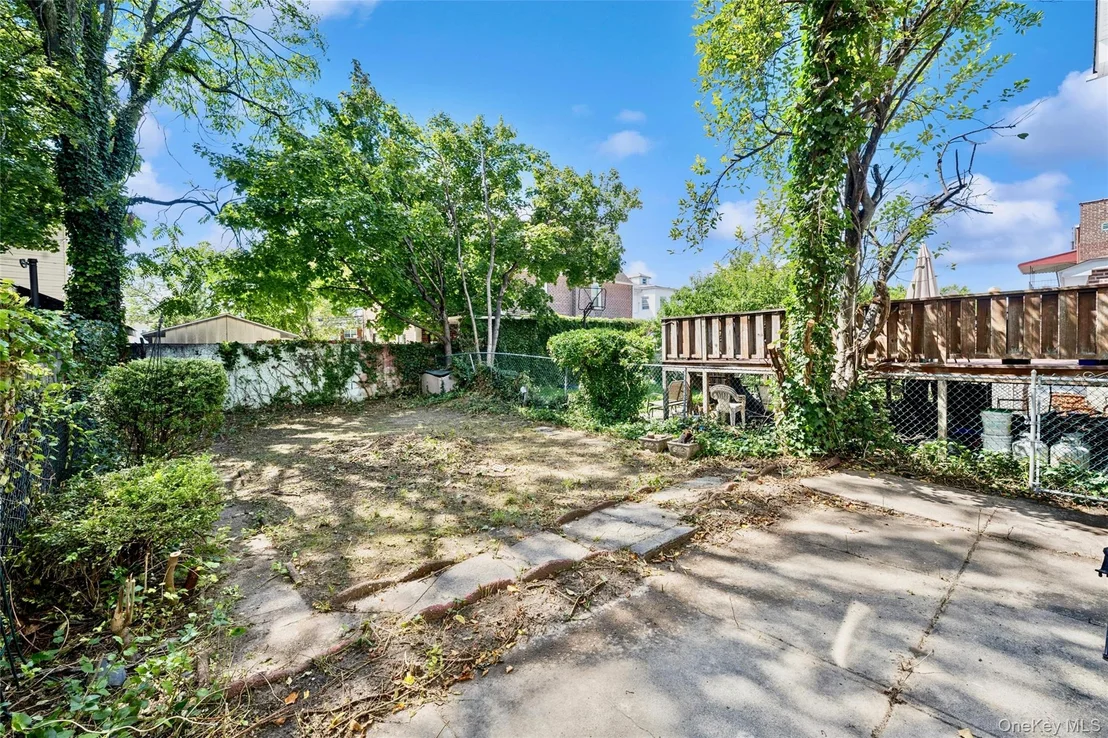 Photo of 1631 Paulding Avenue