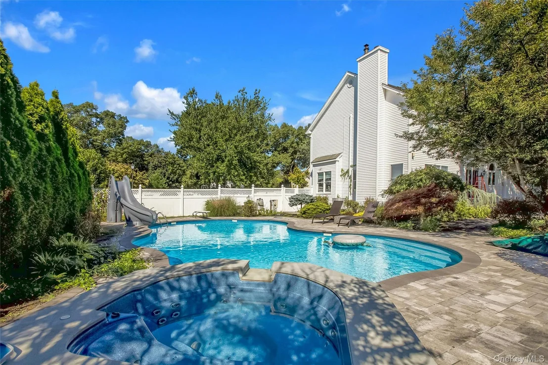 Photo of 11 Raphael Boulevard