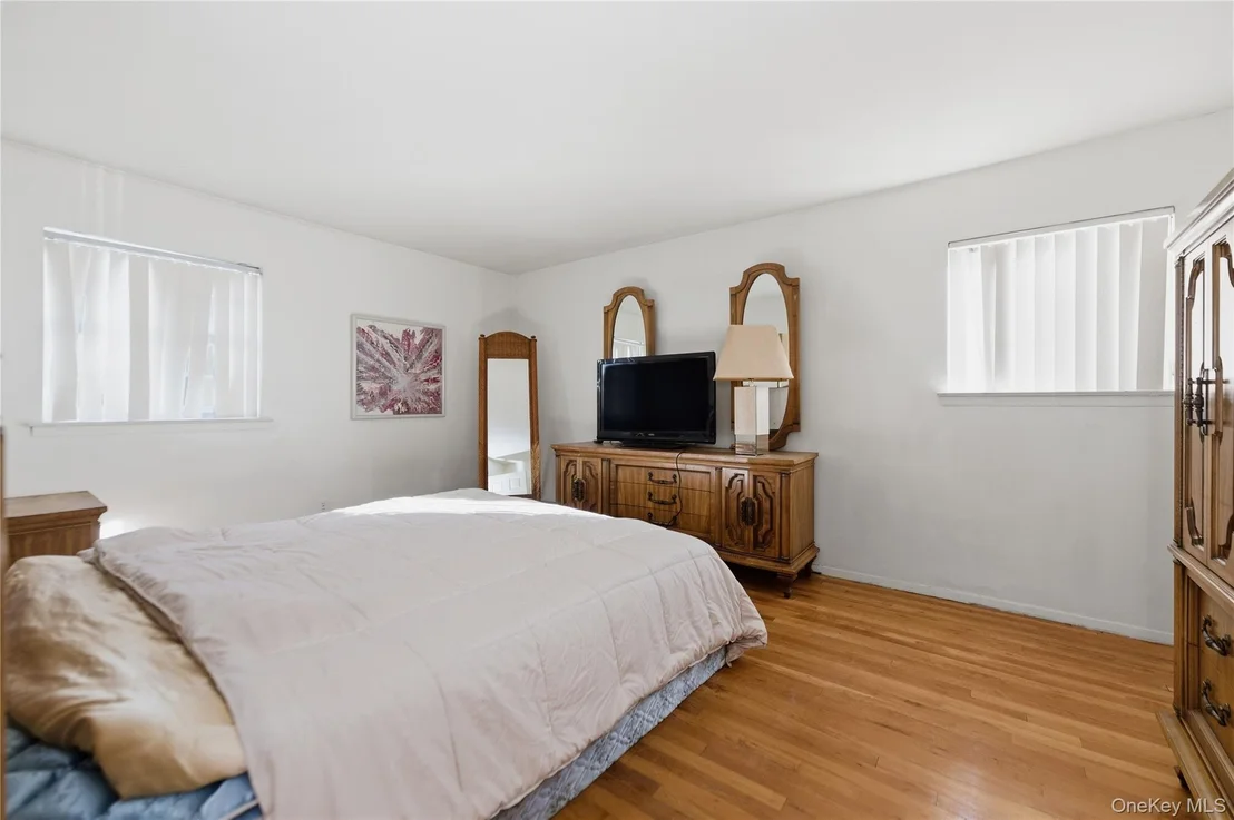 Photo of 3924 Jane Lane