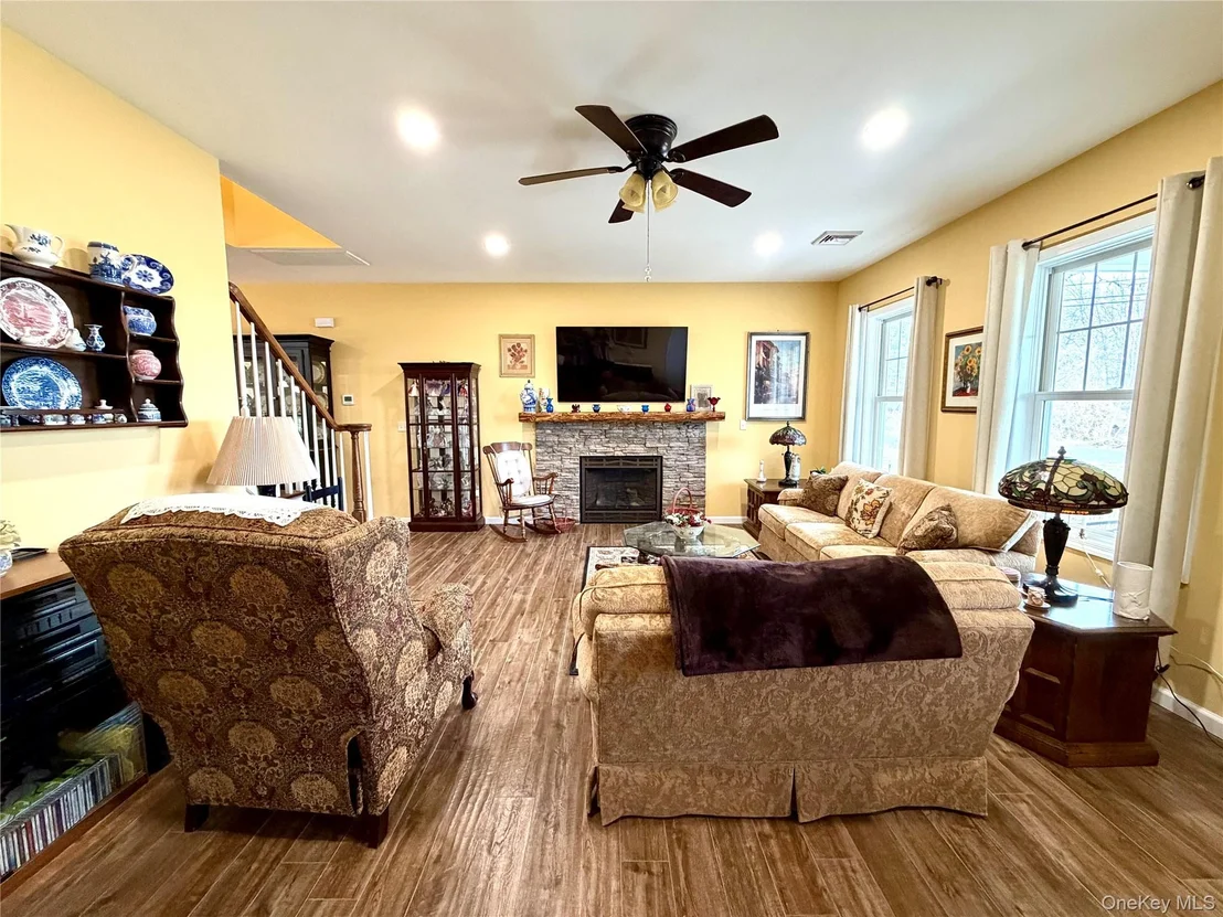 Photo of 155 Willow Tree Road
