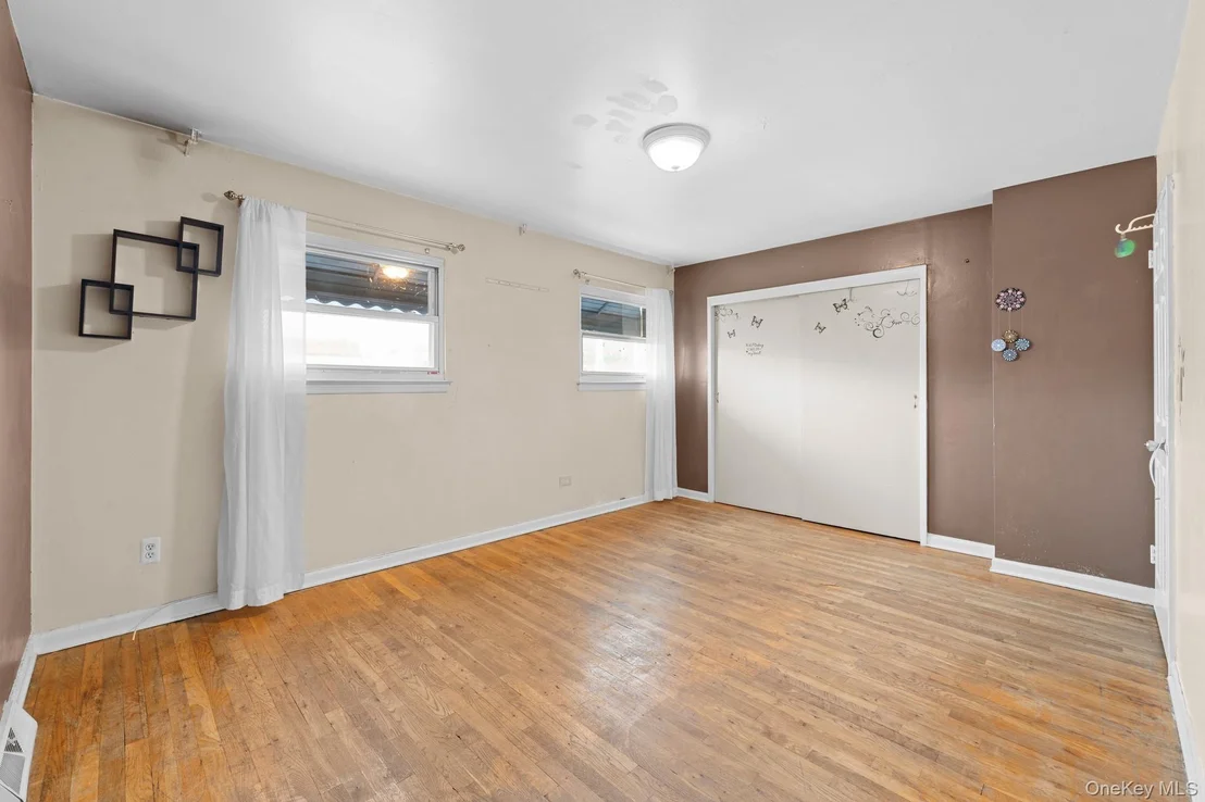 Photo of 160 Stephens Avenue