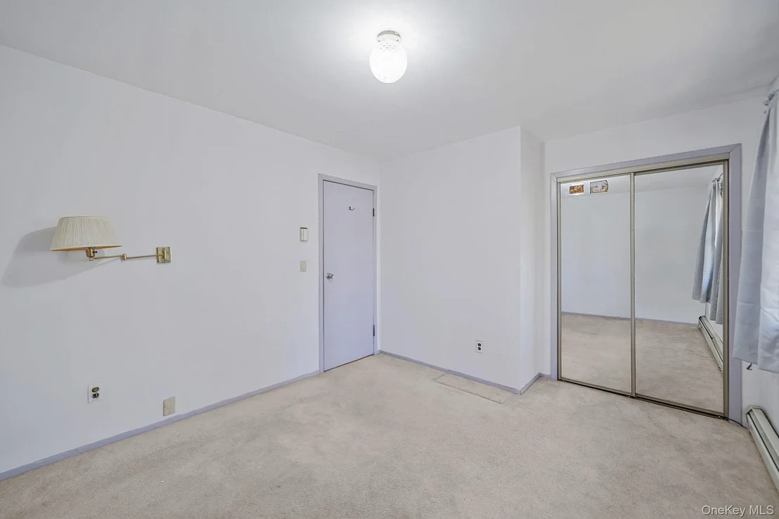 Photo of 24 E 6th Street