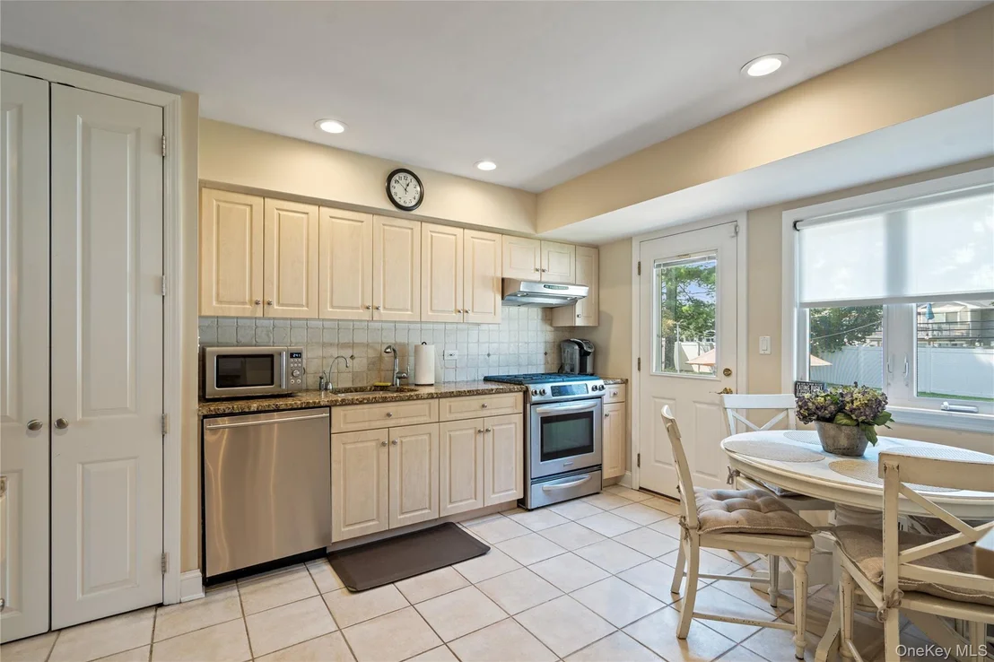 Photo of 46 Saratoga Drive