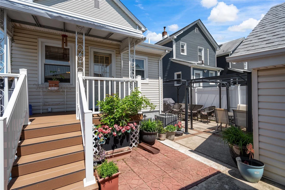 Photo of 665 Gabriel Avenue