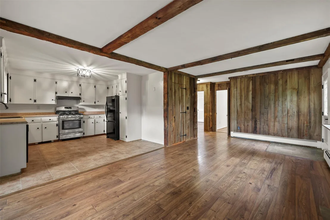 Photo of 1122 Lake View Road