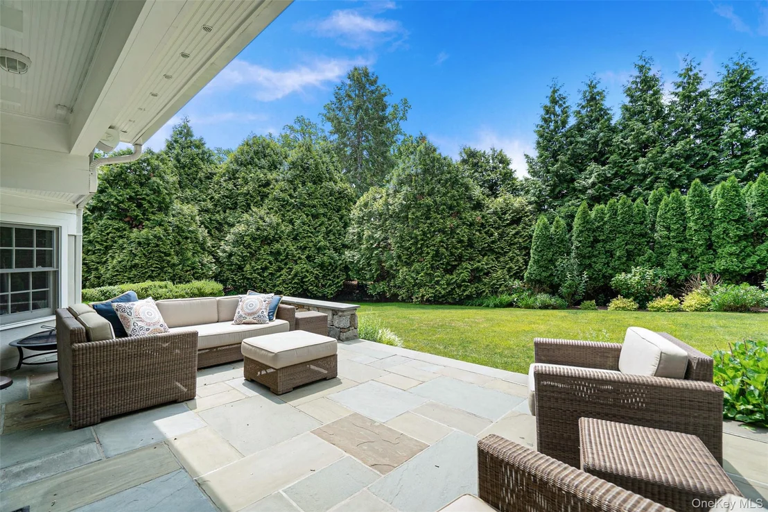 Photo of 880 Forest Avenue