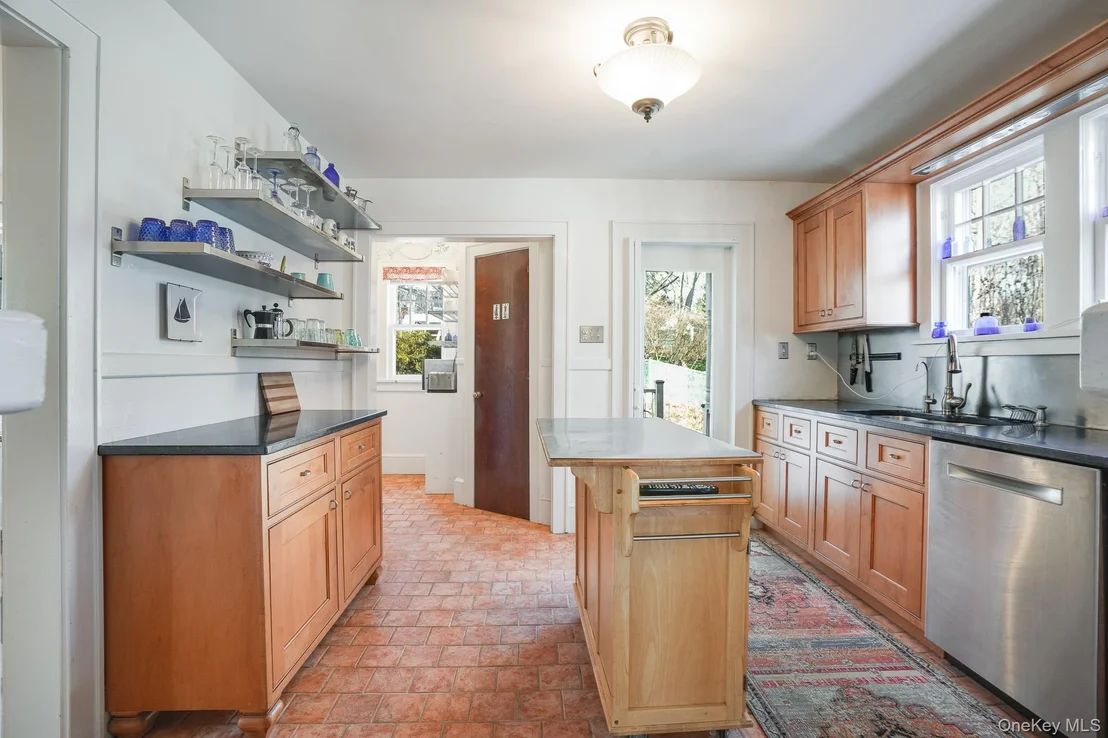 Photo of 31 Wilson Boulevard