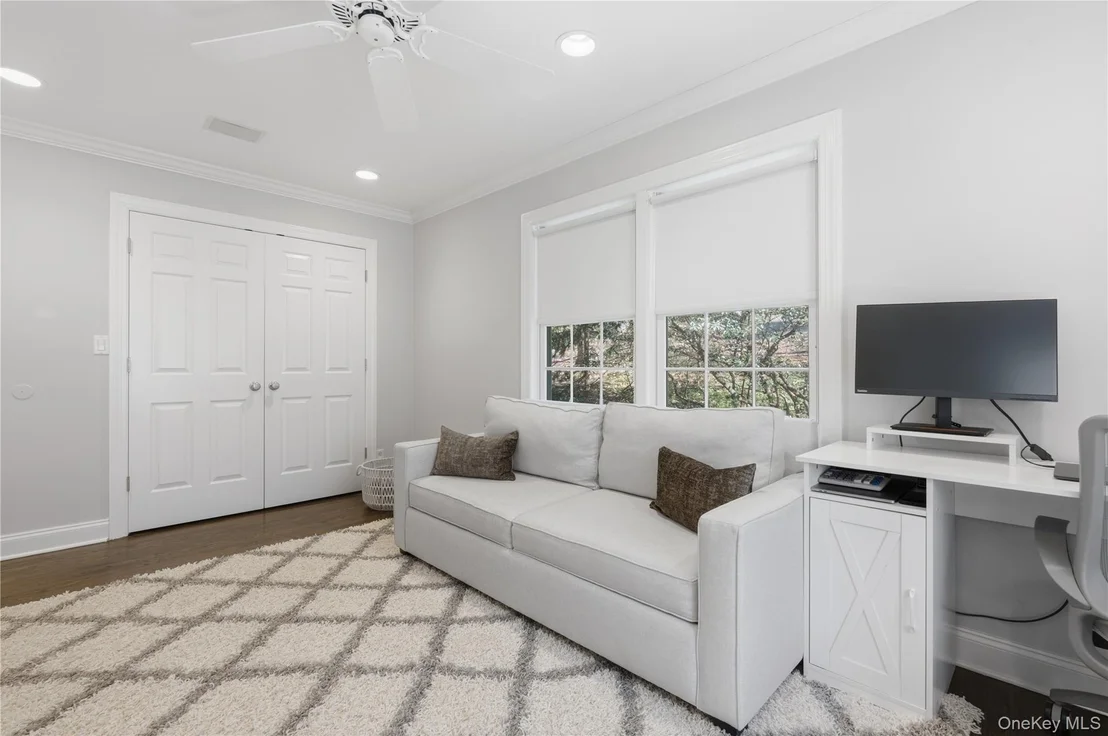 Photo of 6 Spruce Hollow