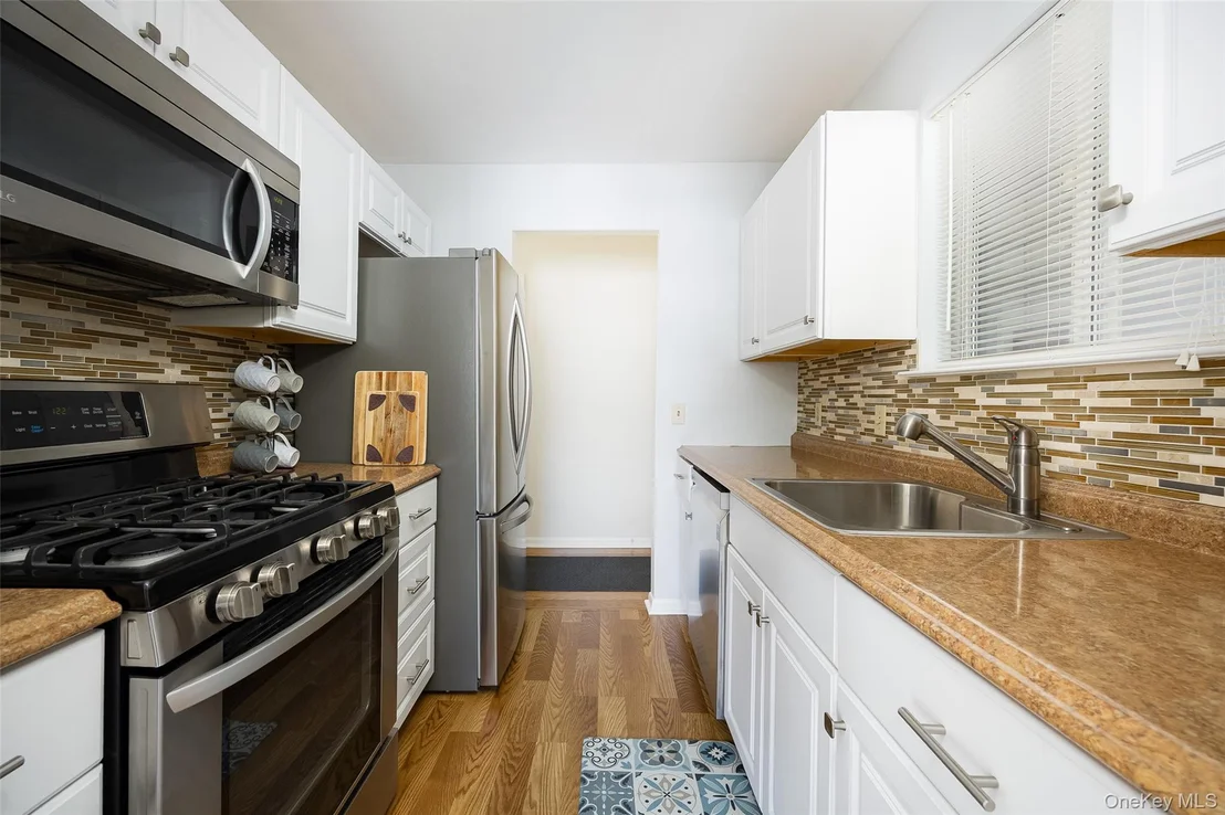 Photo of Unit G at 302 Commons Way