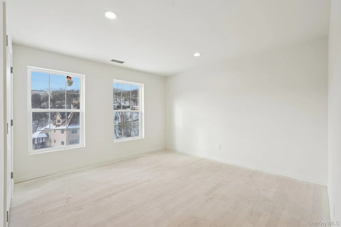 Photo of 14 Vargas (AKA 70 Jessup Ln) Circle