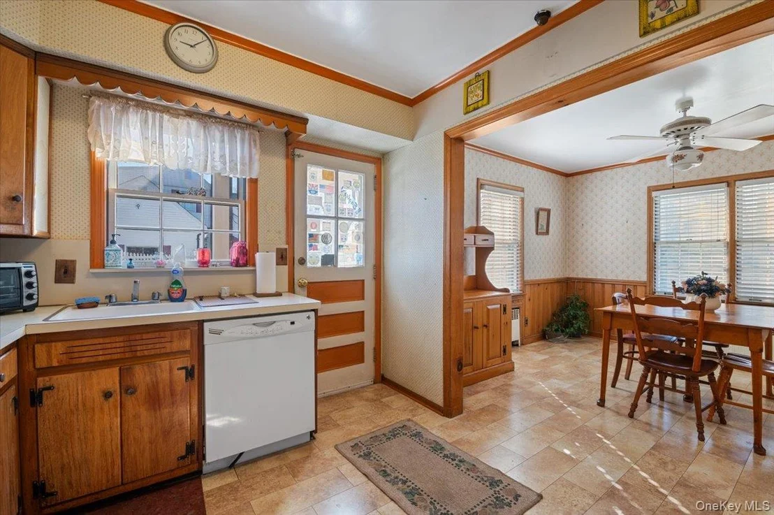 Photo of 12 Maple Avenue