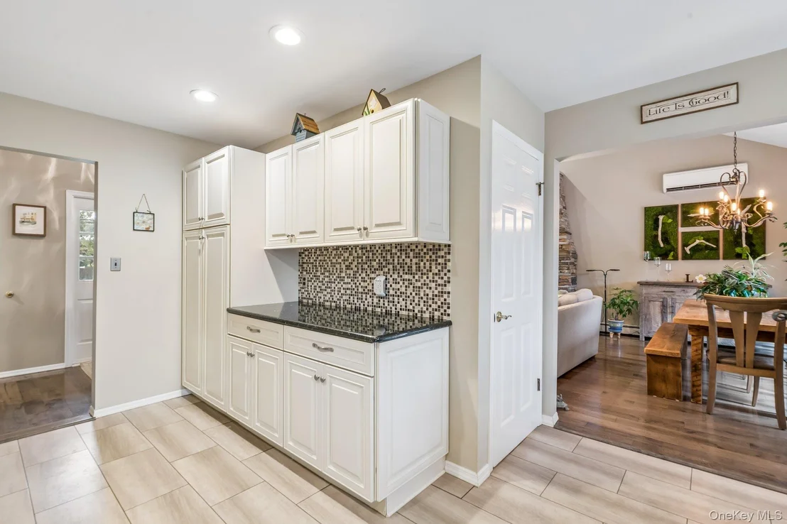 Photo of 302 Maple Avenue