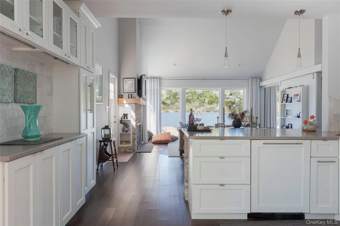 Photo of 32 Hudson River Lane