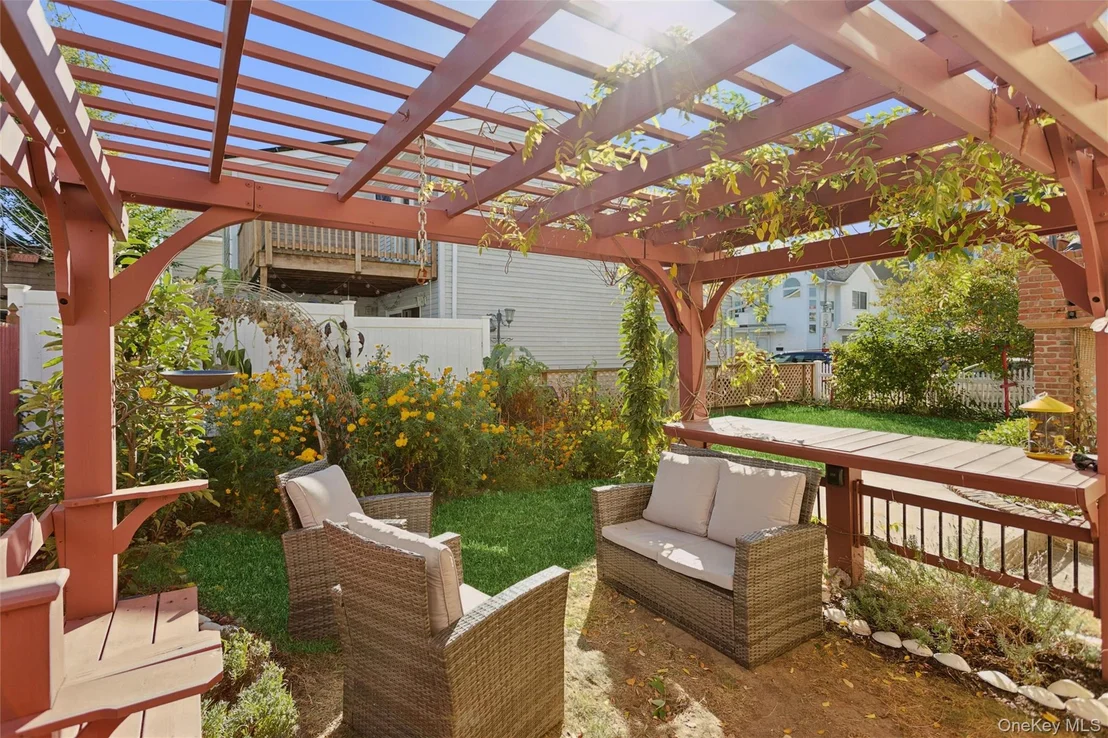 Photo of 124 Coolidge Avenue