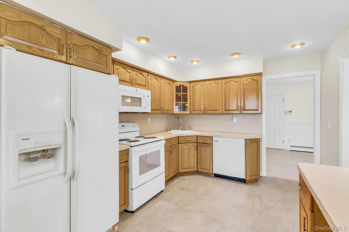 Photo of 258 Lafayette Road