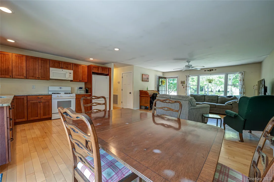 Photo of 37 Crescent Bow
