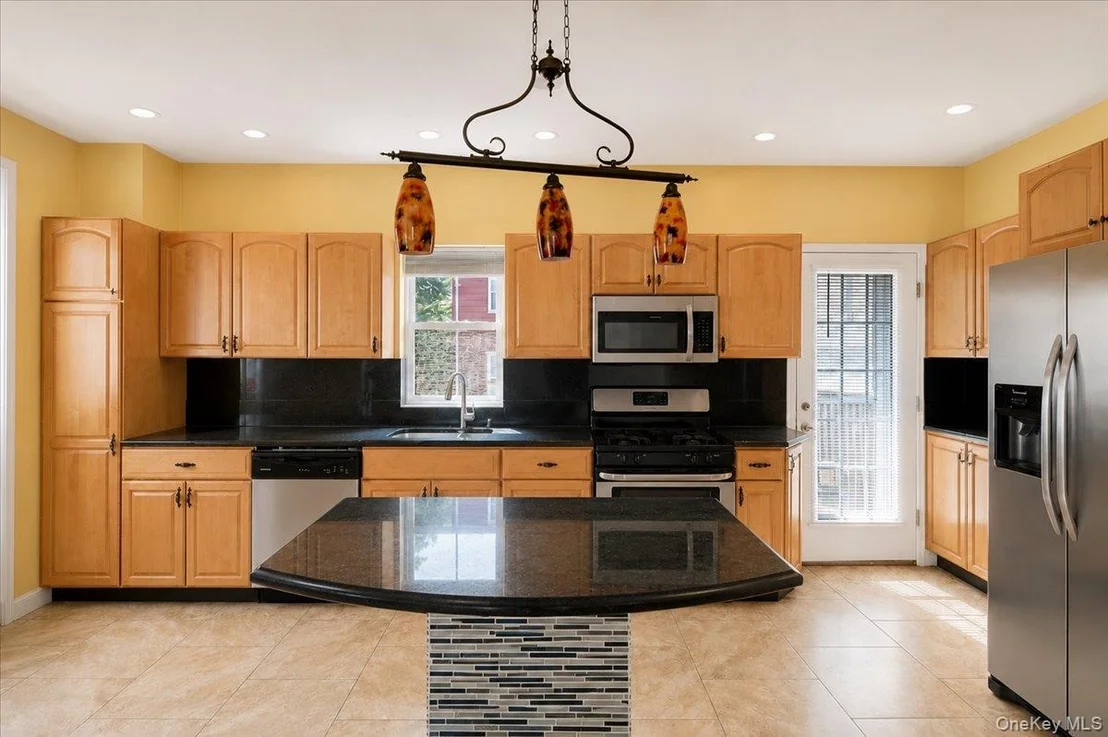 Photo of 227 Calhoun Avenue