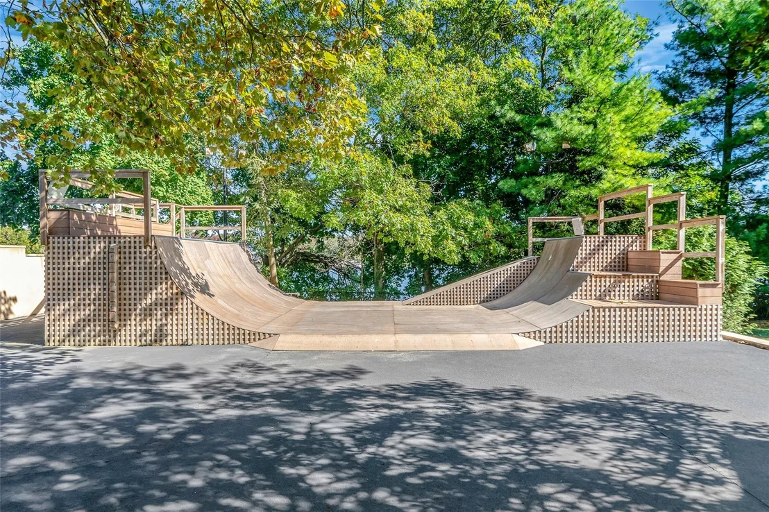 Photo of 300 Maple Street