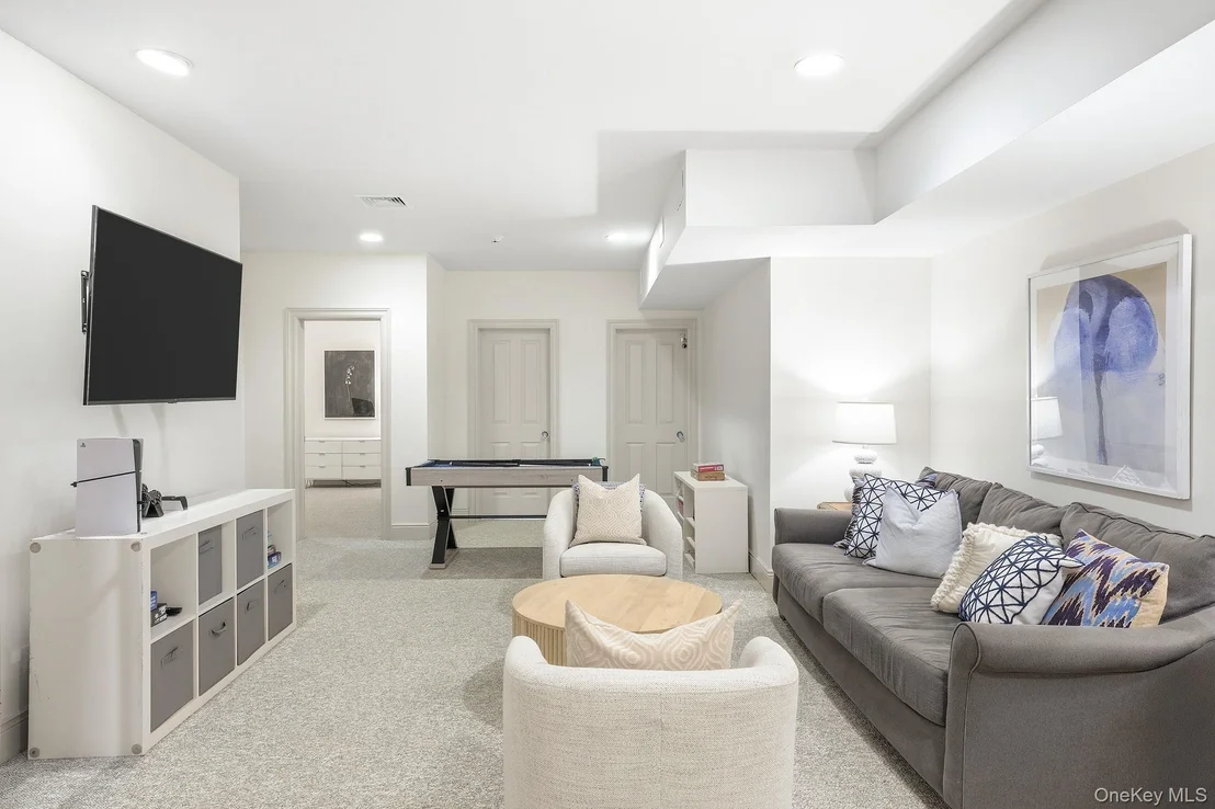 Photo of 15 Davis Avenue