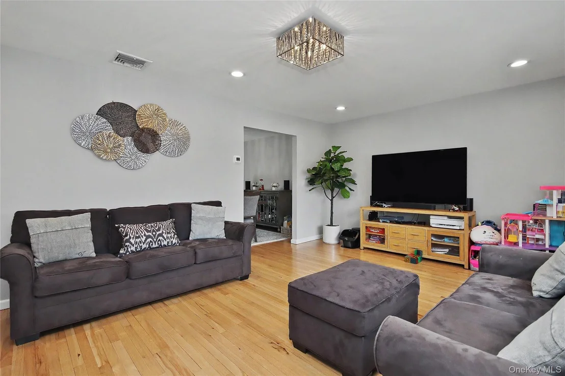 Photo of 14 Emerald Place
